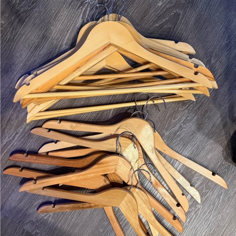 20pcs Wooden Clothes Hangers